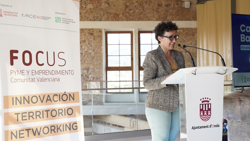 La alcaldesa de Onda, Carmina Ballester, en el Focus Pyme